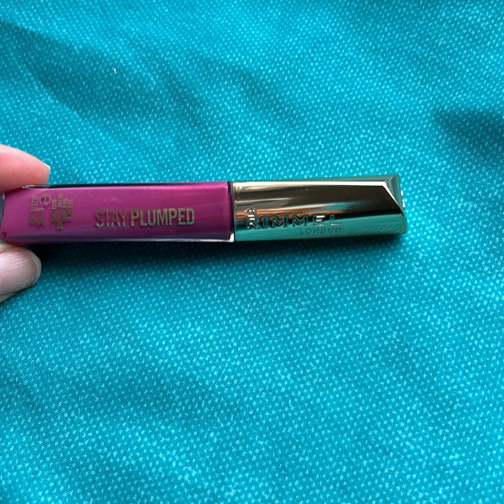 Rimmel London stay plumped lip gloss neon